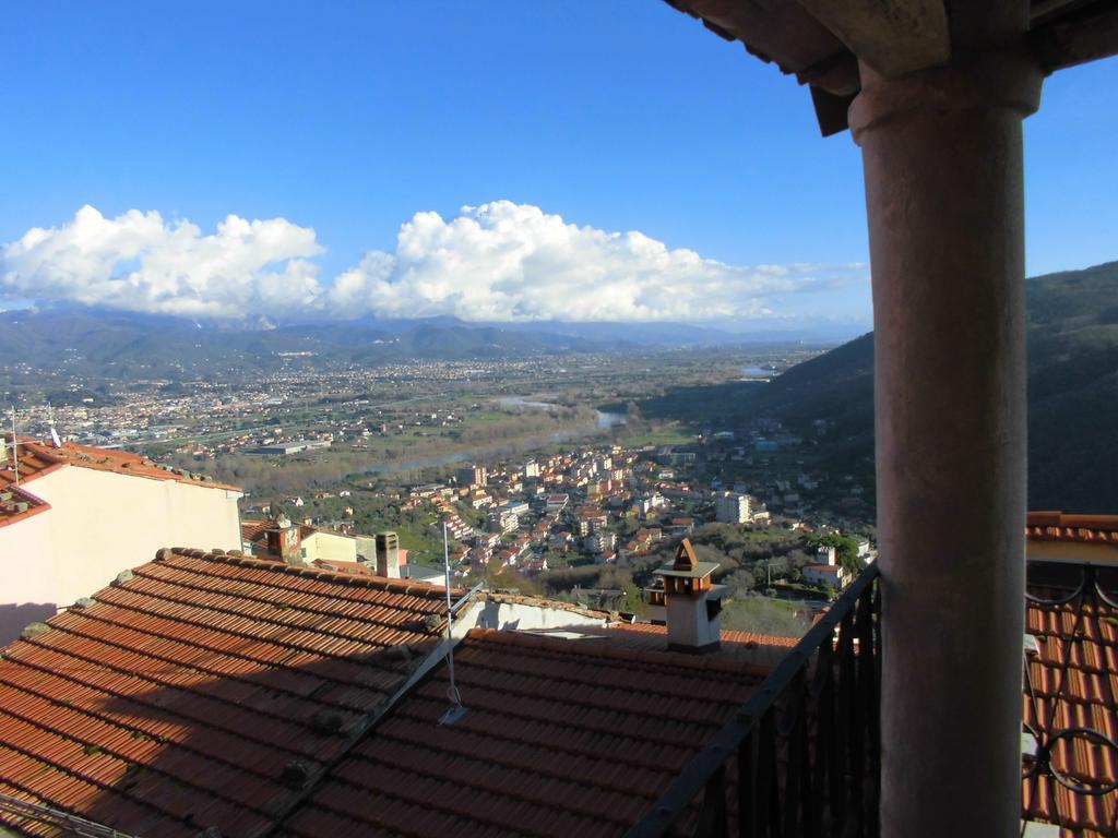 Bed and Breakfast Sotto Il Castello Trebiano Exteriér fotografie
