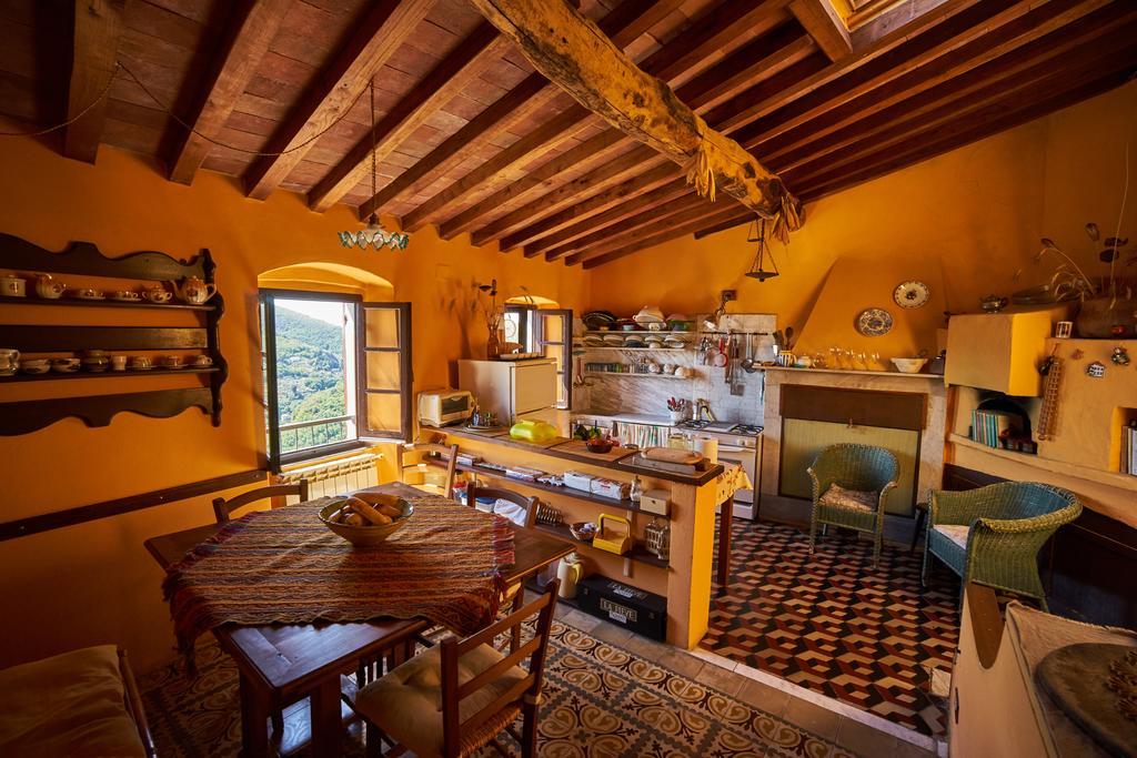 Bed and Breakfast Sotto Il Castello Trebiano Exteriér fotografie